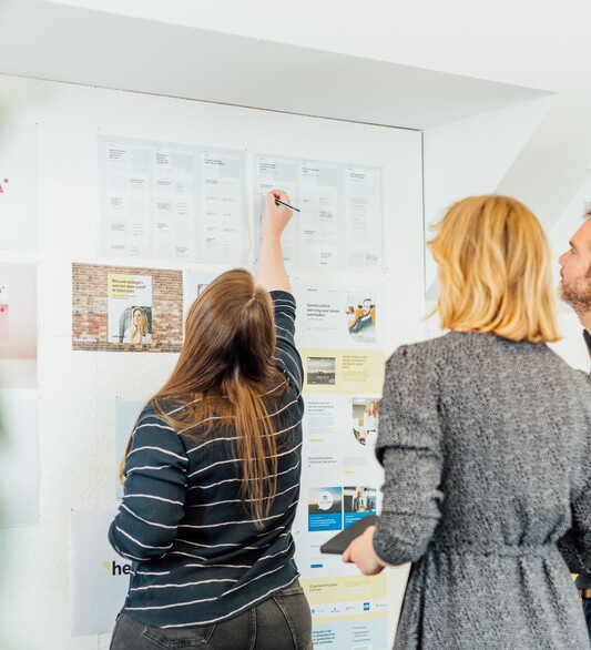 3 personen voor een moodboard